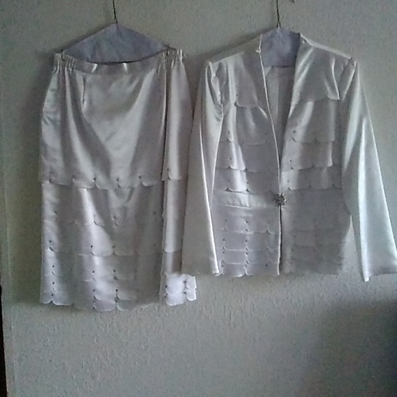 Dress Suits - Picture 6 of 8